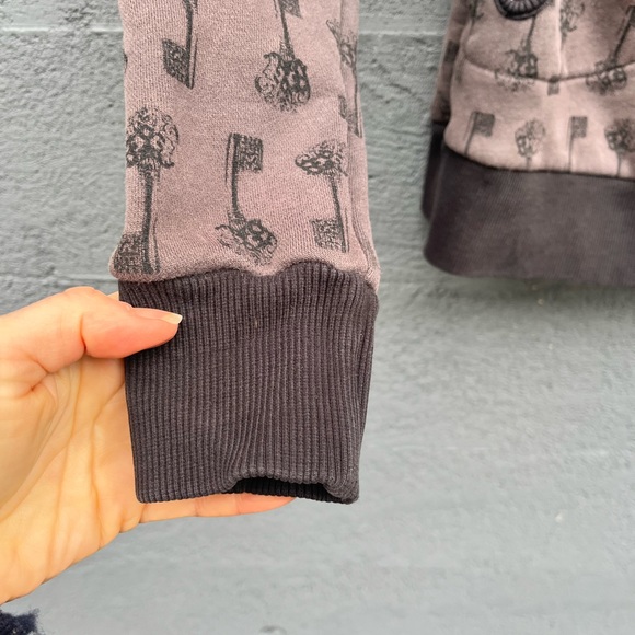 Women’s Sweatshirt size Small - Picture 4 of 6